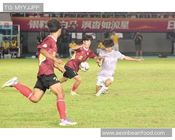 《激情四射的绿茵场足坛巨星集锦精彩时刻回顾》 《激情四射的绿茵场足坛巨星集锦精彩时刻回顾》