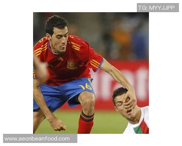 当足球巨星认真不起来场上爆笑瞬间合集 当足球巨星认真不起来场上爆笑瞬间合集