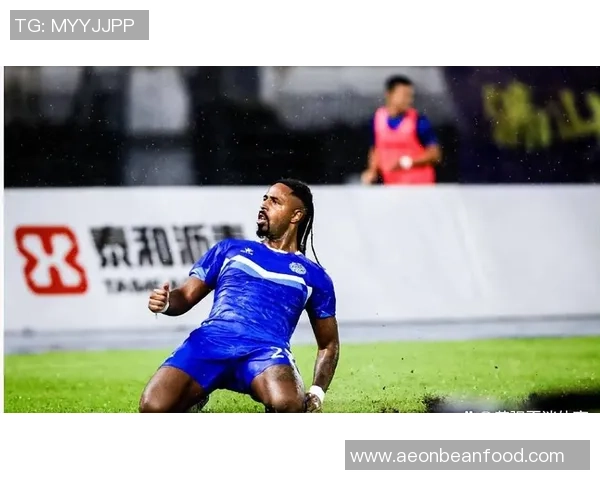 神奇足球球星的传奇足迹:从草根到世界之巅的奇迹之路 神奇足球球星的传奇足迹:从草根到世界之巅的奇迹之路